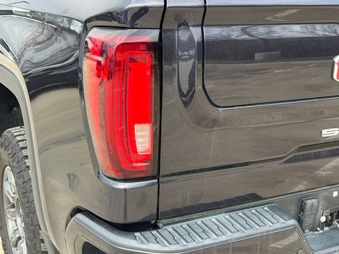 Used 2022 GMC Sierra 1500 AT4X image 13