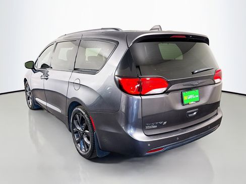 Used 2020 Chrysler Pacifica Touring-L w/ S Appearance Package image 7