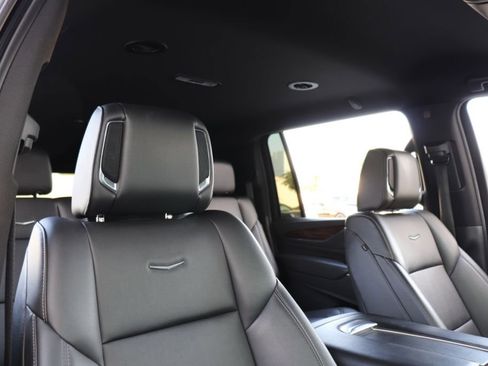 Used 2021 Cadillac Escalade ESV Luxury image 65
