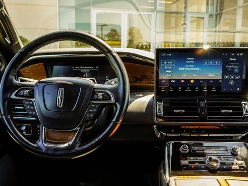 Used 2023 Lincoln Navigator L Black Label AWD/4WD image 17