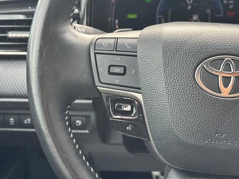 Used 2025 Toyota Camry SE FWD image 27