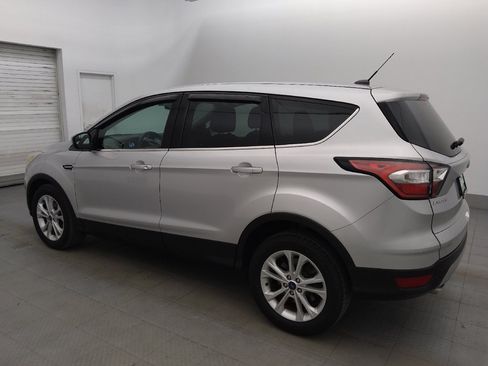 Used 2017 Ford Escape SE FWD image 3