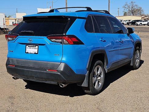 Used 2019 Toyota RAV4 XLE w/ Convenience Package image 4