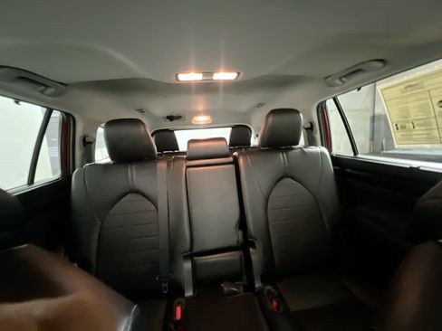 Used 2022 Toyota Highlander XLE FWD image 33