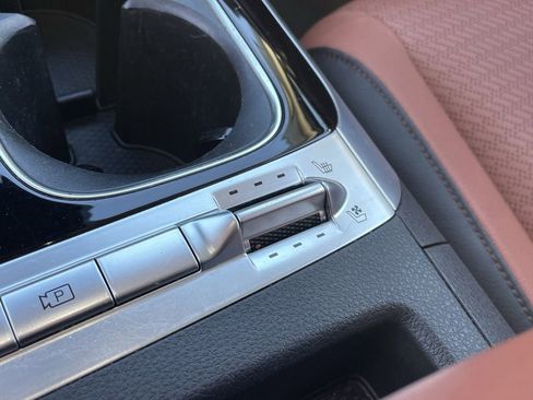 Certified 2024 Kia Carnival SX Prestige image 26