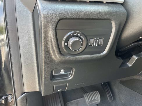 Used 2021 Jeep Grand Cherokee L Laredo RWD image 39