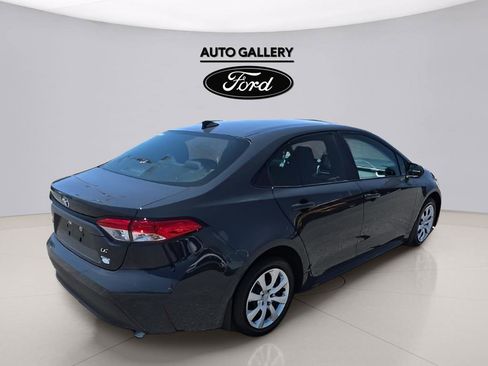 Used 2025 Toyota Corolla LE FWD image 2
