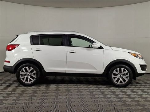 Used 2015 Kia Sportage LX image 10