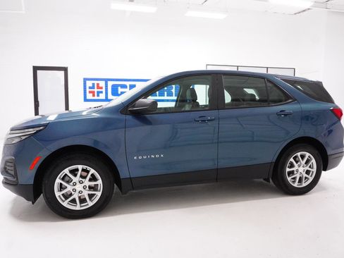 Used 2024 Chevrolet Equinox LS w/ Driver Confidence II Package image 10