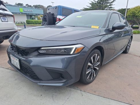 Used 2024 Honda Civic EX-L image 3