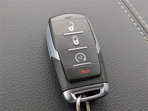 New 2026 RAM 1500 4x4 Crew Cab image 31