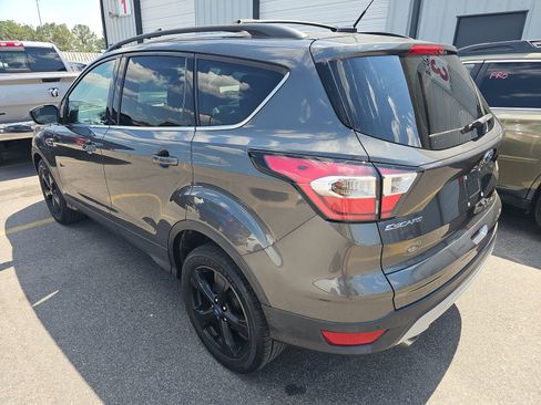 Used 2017 Ford Escape SE w/ Equipment Group 201A FWD image 8