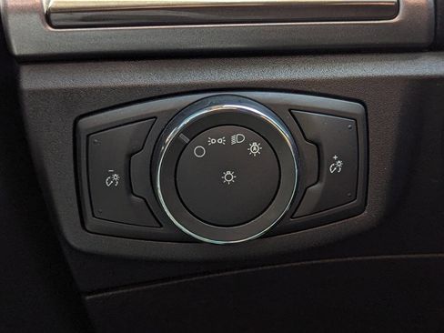 Used 2018 Ford Fusion SE AWD/4WD image 25