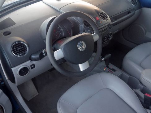 Used 2007 Volkswagen Beetle Convertible w/ Package 1 FWD image 7