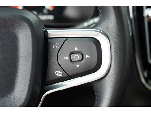 Used 2019 Volvo XC40 T5 Momentum AWD/4WD image 20