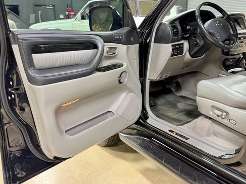 Used 2007 Lexus LX 470 4WD w/ Limited Edition image 26