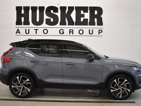 Used 2021 Volvo XC40 T5 R-Design w/ Advanced Package AWD/4WD image 2