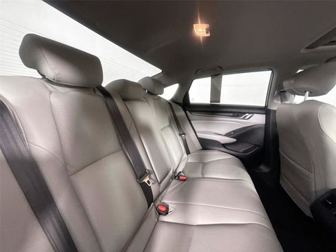 Used 2019 Honda Accord EX image 39