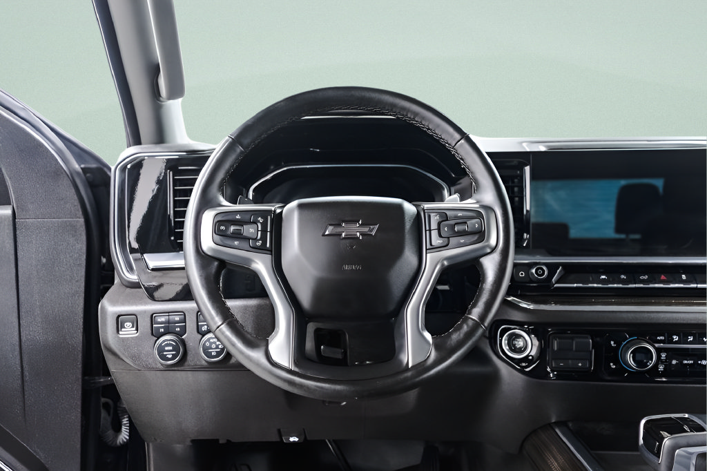 Used 2024 Chevrolet Silverado 1500 RST AWD/4WD image 9