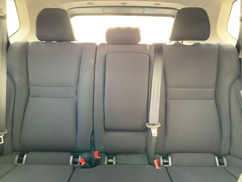 Used 2023 Nissan Rogue S image 37