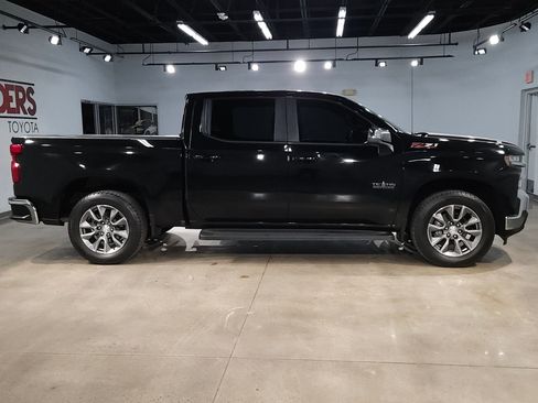 Used 2020 Chevrolet Silverado 1500 LT w/ Texas Edition image 8