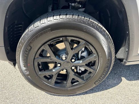 New 2026 Jeep Grand Cherokee Altitude RWD image 28