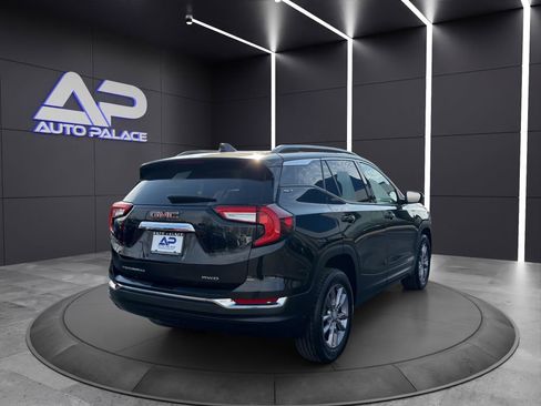 Used 2023 GMC Terrain SLT AWD/4WD image 6