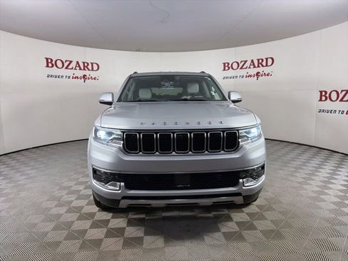 Used 2022 Jeep Wagoneer Series III w/ Flexible Seating Group RWD image 2