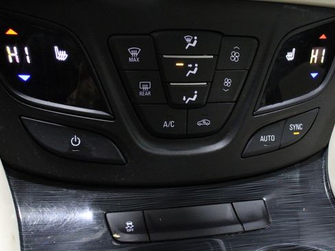 Used 2017 Buick Envision Essence image 17