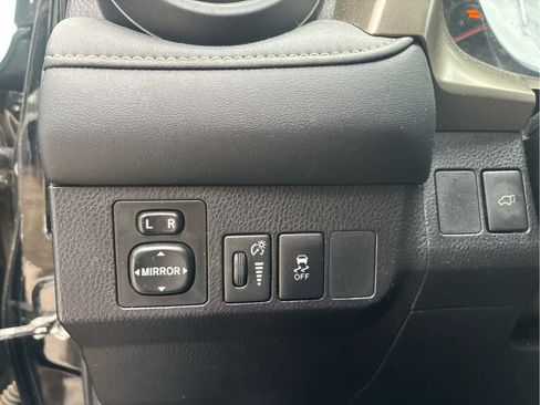 Used 2015 Toyota RAV4 Limited FWD image 15