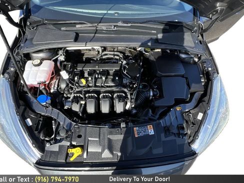 Used 2016 Ford Focus SE w/ SE Sport Package FWD image 12