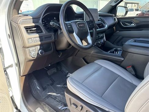 Used 2023 GMC Yukon XL SLT image 11