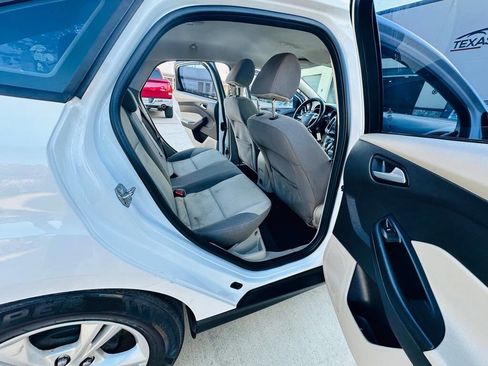 Used 2014 Ford Focus SE image 16