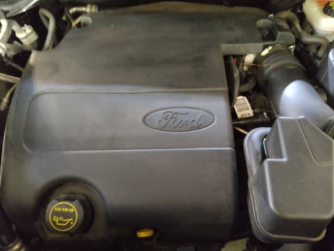 Used 2017 Ford Explorer XLT w/ Equipment Group 202A FWD image 30