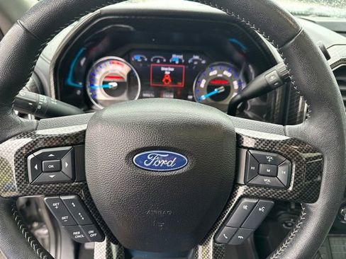 Used 2021 Ford F250 Lariat w/ Lariat Ultimate Package AWD/4WD image 32