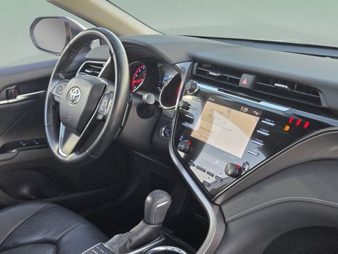 Used 2019 Toyota Camry XSE FWD image 25