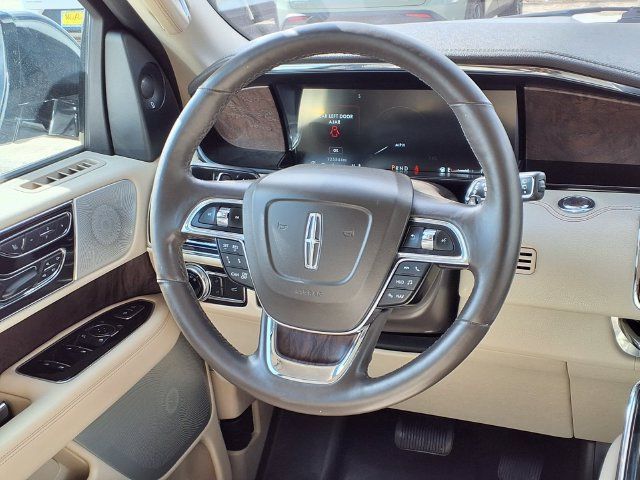 Used 2019 Lincoln Navigator Reserve AWD/4WD image 8