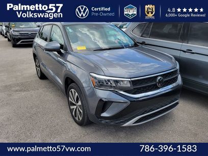 Used 2024 Volkswagen Taos SE w/ Panoramic Sunroof Package