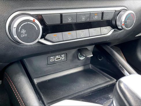 Used 2024 Nissan Altima 2.5 SR FWD image 24