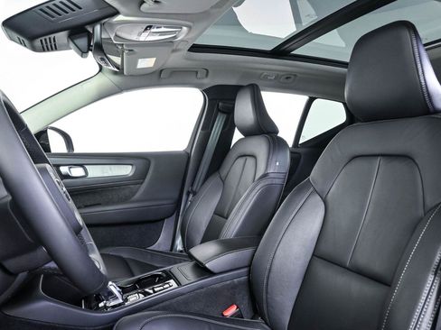 Certified 2024 Volvo XC40 B5 Plus w/ Protection Package Premier AWD/4WD image 5