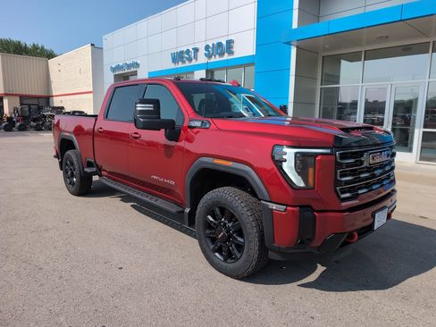 Used 2025 GMC Sierra 2500 AT4 w/ AT4 Premium Plus Package AWD/4WD image 2