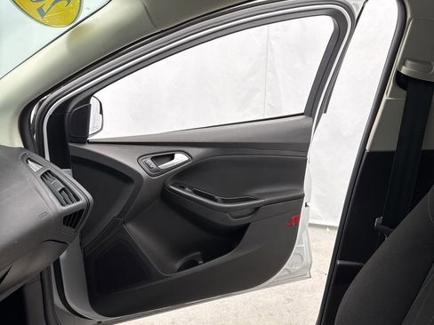 Used 2018 Ford Focus SE image 20