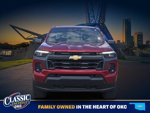 Used 2023 Chevrolet Colorado LT w/ LT Convenience Package III AWD/4WD image 2