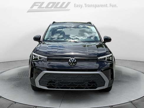 New 2026 Volkswagen Taos SE AWD/4WD image 2
