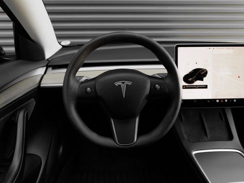 Used 2021 Tesla Model 3 Standard Range Plus RWD image 17