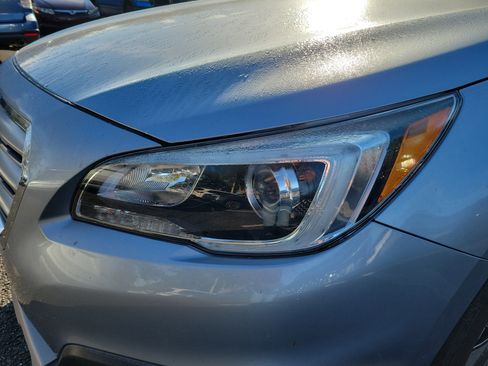 Used 2017 Subaru Outback 2.5i Limited image 4