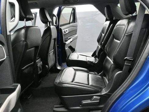 Used 2021 Ford Explorer XLT w/ Equipment Group 202A image 15