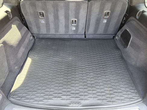 Used 2024 Jeep Grand Cherokee Summit AWD/4WD image 25