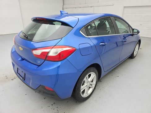 Used 2017 Chevrolet Cruze LT w/ Convenience Package FWD image 11