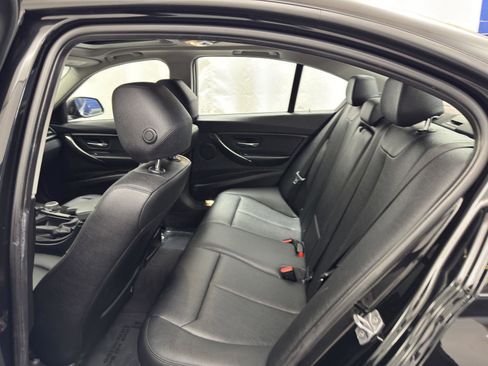 Used 2016 BMW 320i xDrive Sedan w/ Driver Assistance Package image 23
